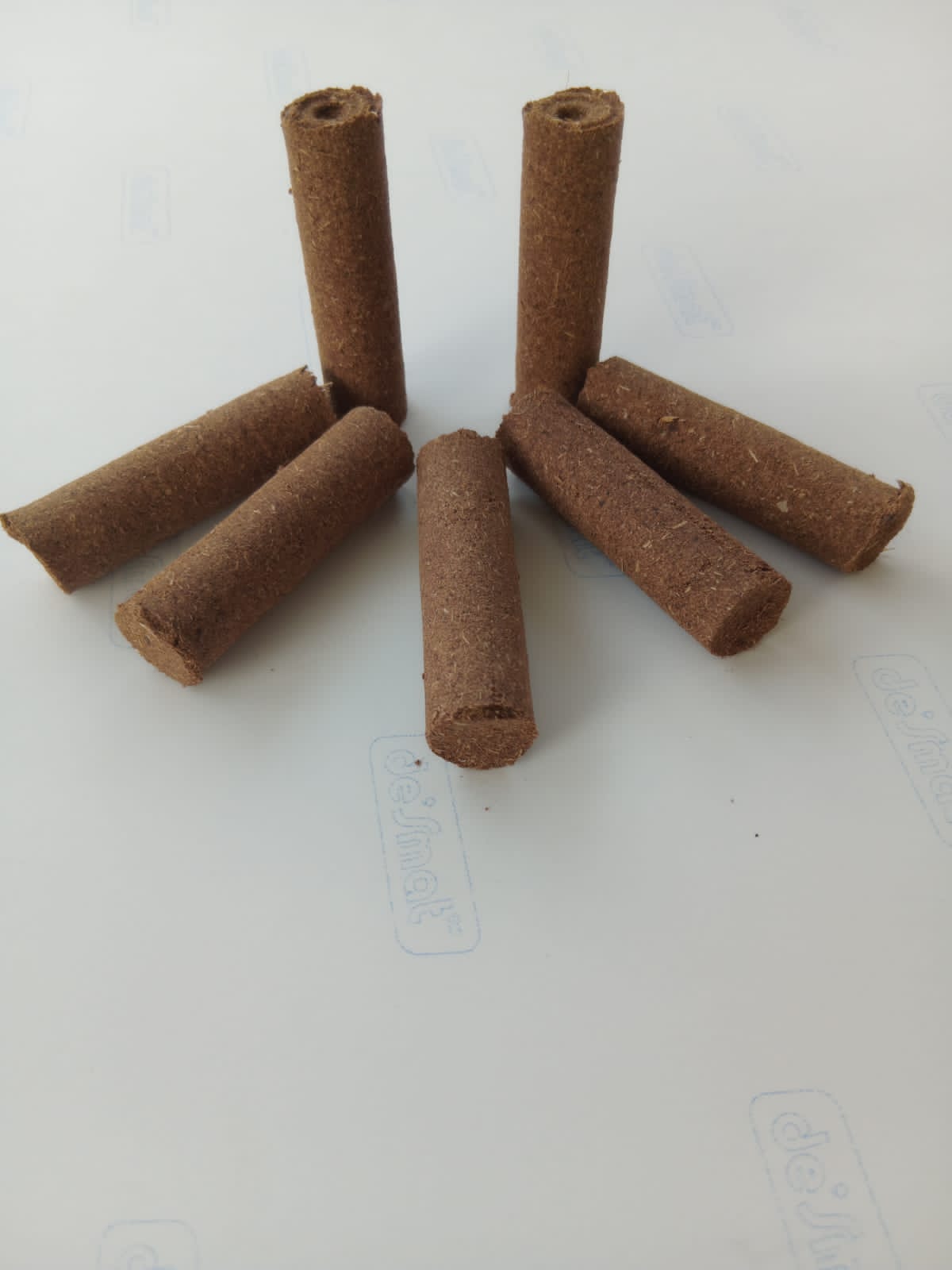 Sambrani (நாட்டு மாடு சாணத்தில் செய்யப்பட்ட சம்பிராணி) - 25 pcs